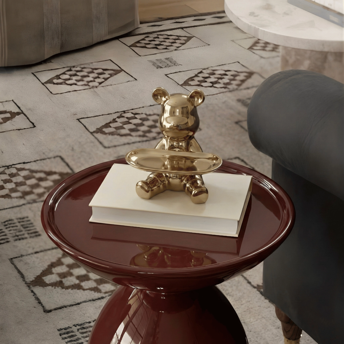 Golden Bear Tray – تمثال دب بحامل أنيق