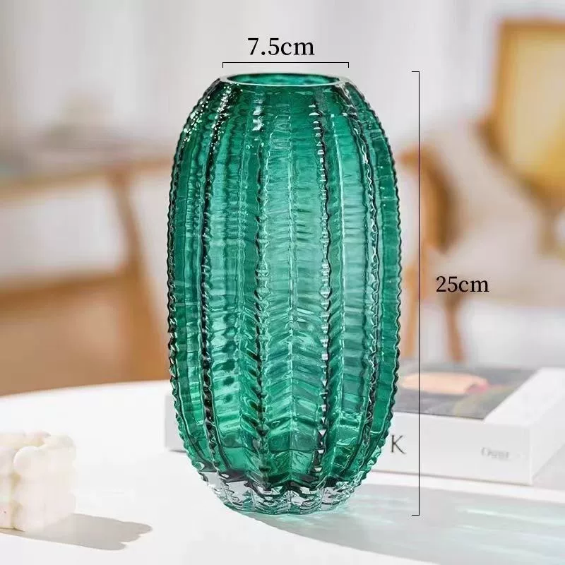 فازات زجاج أخضر مضلع – تصميم مودرن أنيق