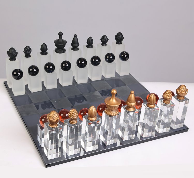 Luxury Crystal Chess Set – طقم شطرنج كريستال فاخر