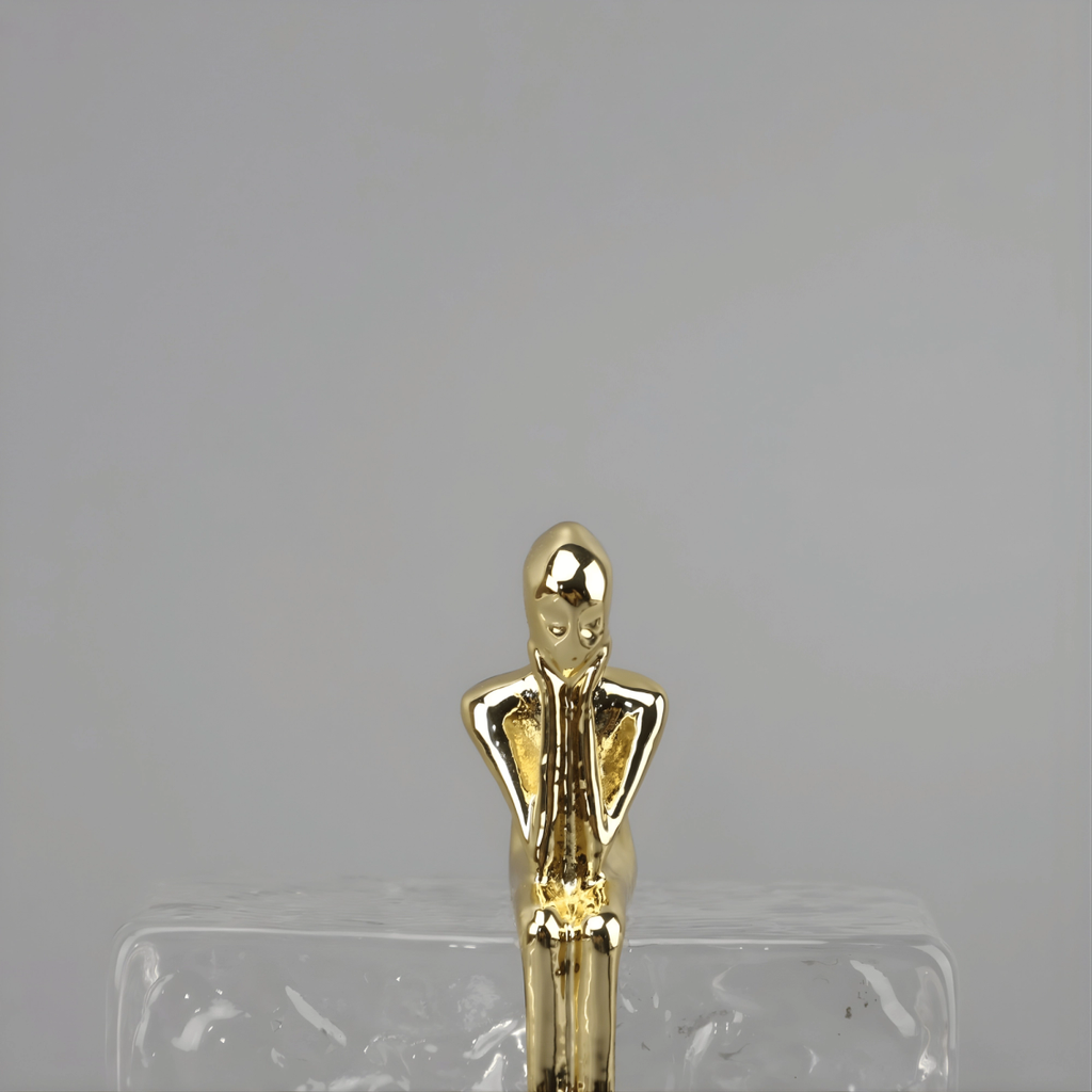 Dual Stone Figures – تماثيل ديكور فاخرة (قطعتين)