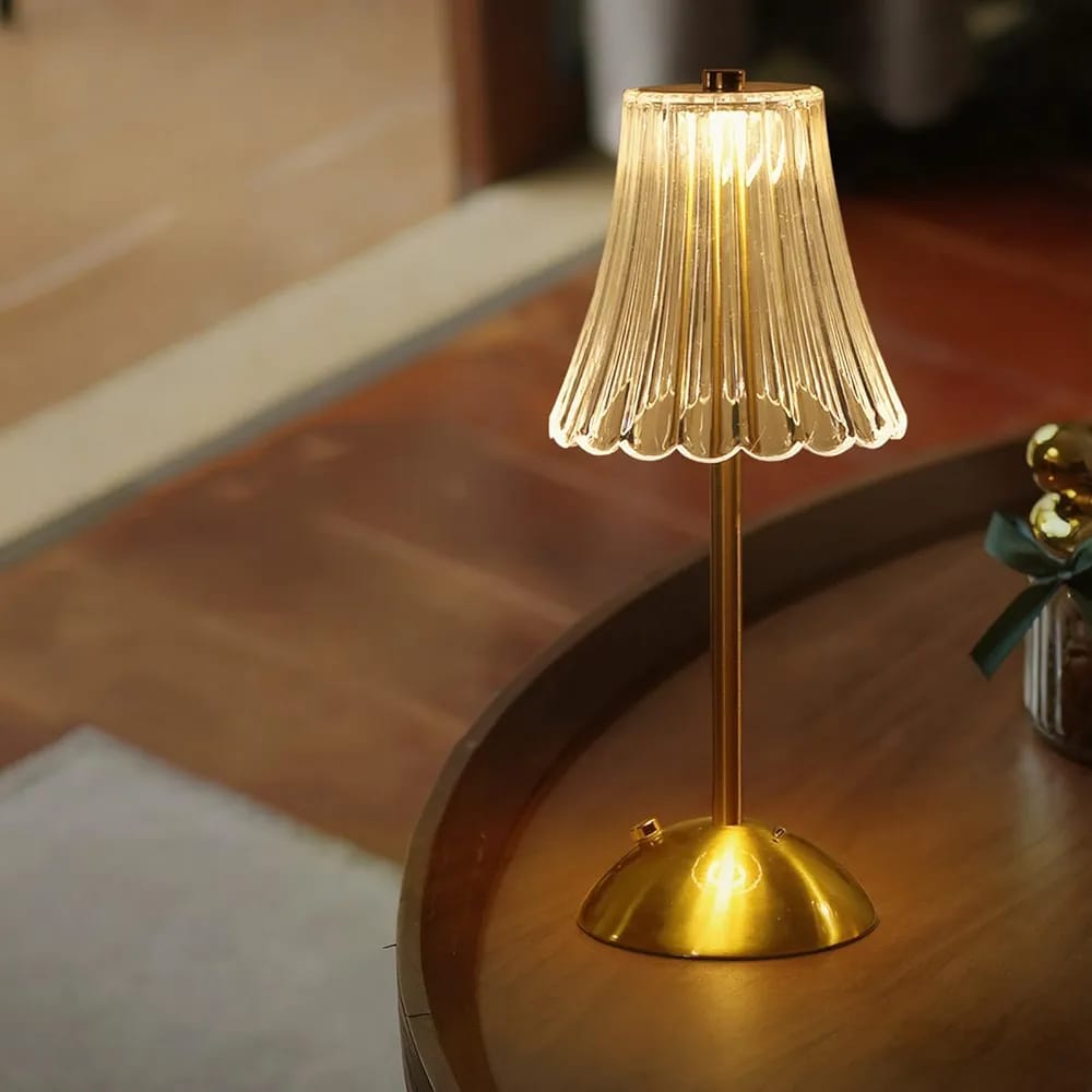 أباجورة طاولة لاسلكية LED كريستال – قابلة للشحن باللمس | لون ذهبي