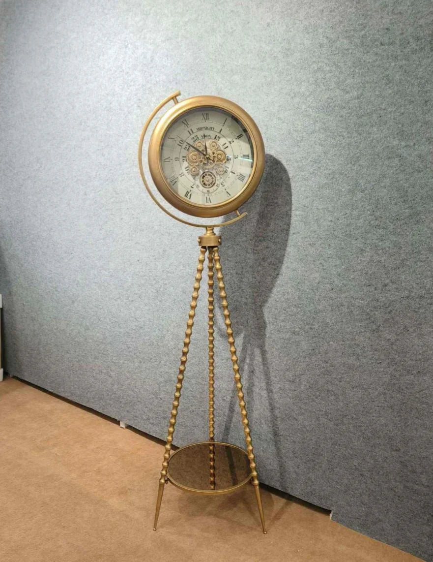 Classic Globe Tripod Clock – ساعة أرضية فاخرة ستاند