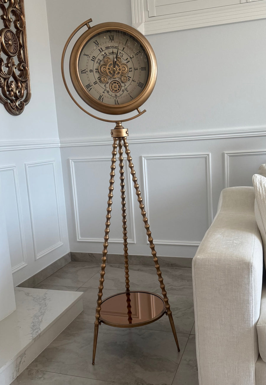Classic Globe Tripod Clock – ساعة أرضية فاخرة ستاند