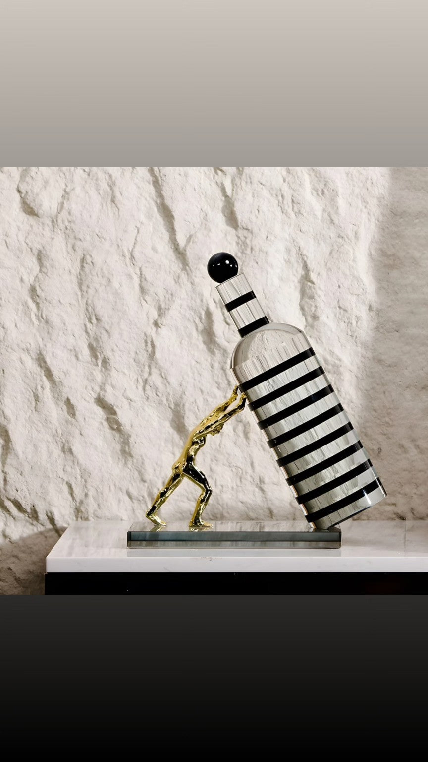 Balance Force Sculpture – تمثال التوازن والقوة