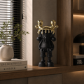 Royal Drip Black Figure – تمثال فاخر بتاج ذهبي