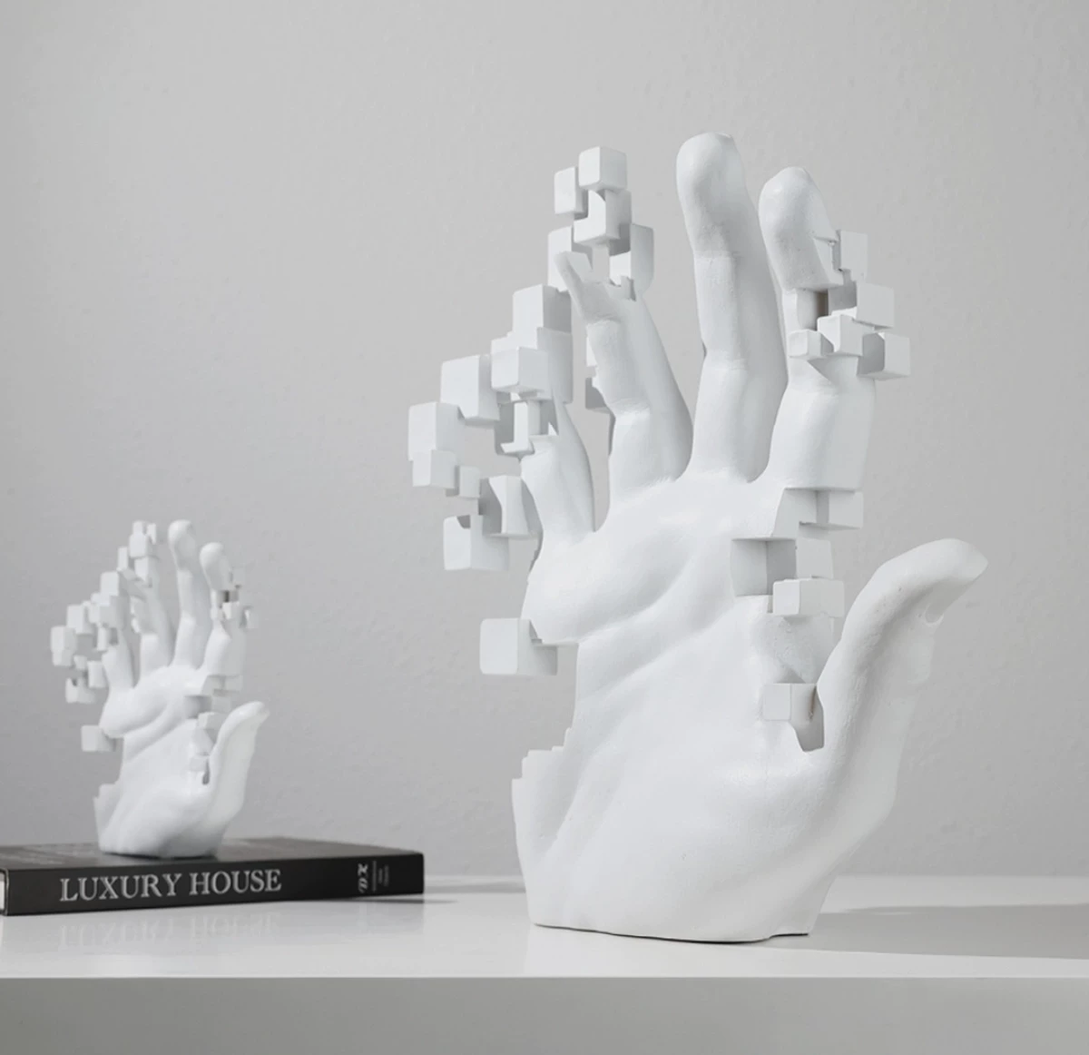 Abstract Hand Sculpture – تمثال يد فنية فاخر