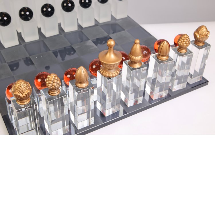 Luxury Crystal Chess Set – طقم شطرنج كريستال فاخر