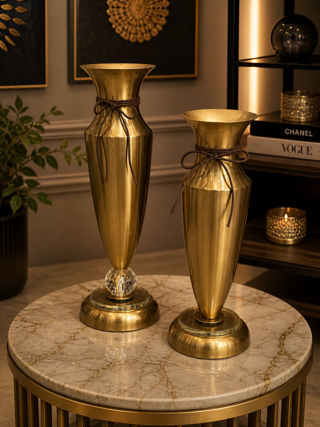 Golden Luxury Vase Set – مزهريات ديكور فاخرة (قطعتين)