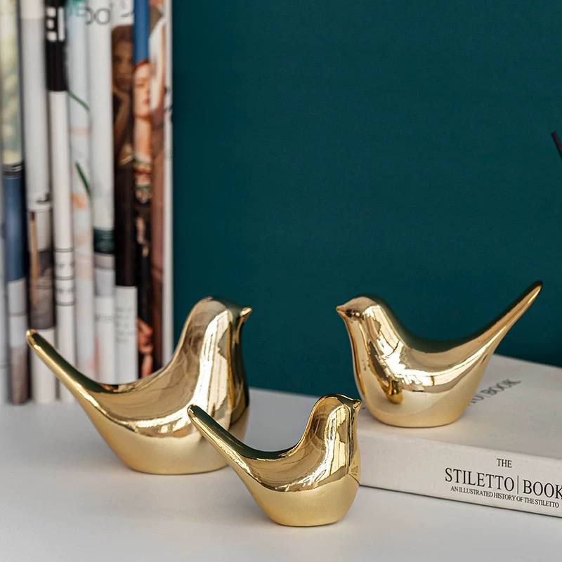 Golden Bird Sculpture Set – تمثال عصفور ذهبي فاخر (قطعتين)