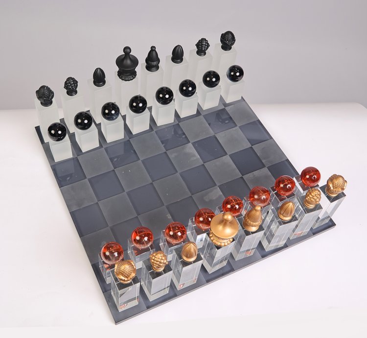Luxury Crystal Chess Set – طقم شطرنج كريستال فاخر