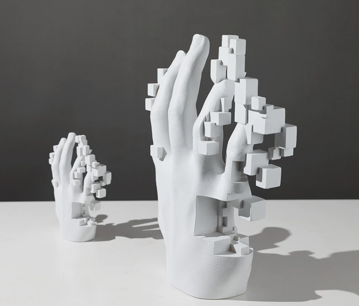 Abstract Hand Sculpture – تمثال يد فنية فاخر