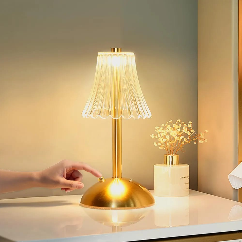 أباجورة طاولة لاسلكية LED كريستال – قابلة للشحن باللمس | لون ذهبي