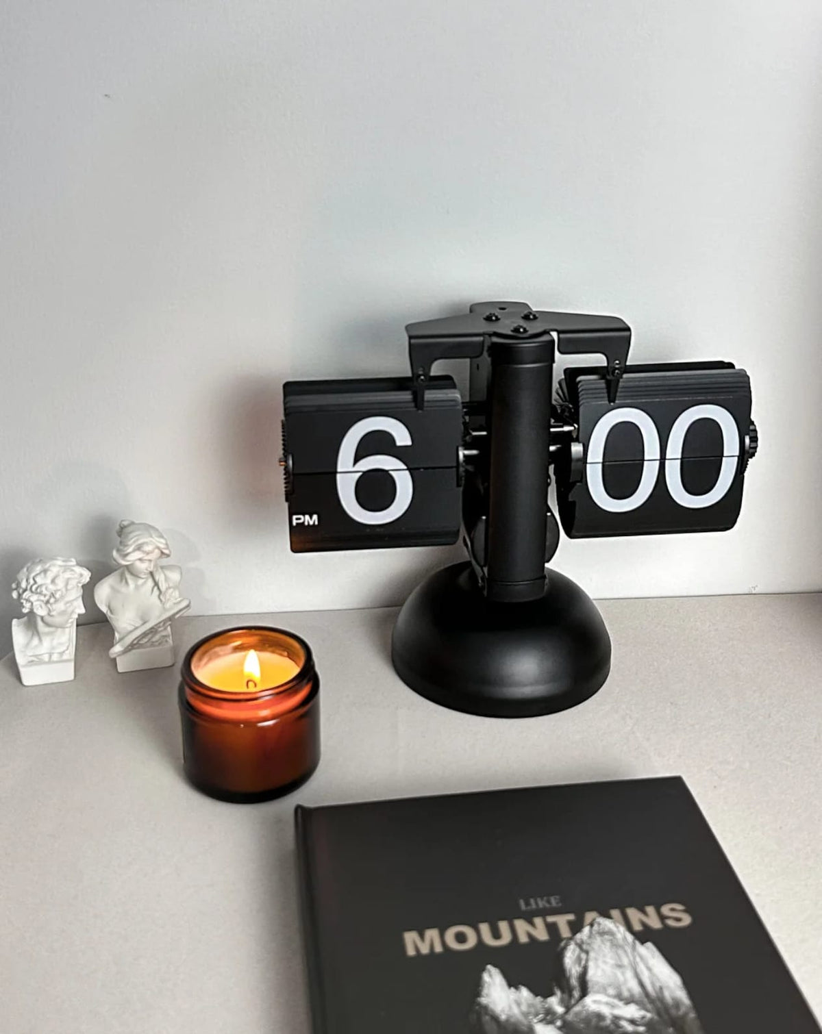 ساعة مكتبية فليب كلاسيك بتصميم الأرقام المتقلبة – أسود | Retro Flip Clock