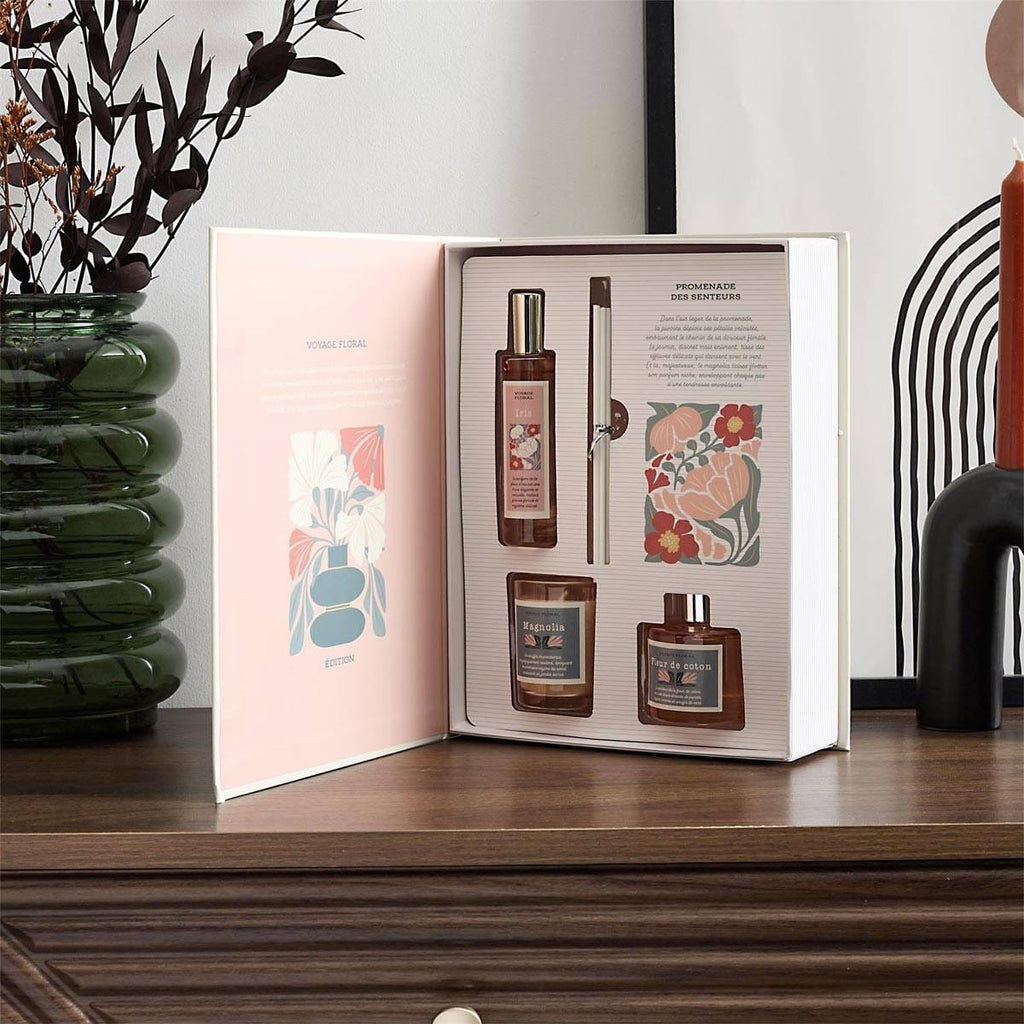 بوكس هدايا عطري فاخر بتصميم كتاب الورود – مجموعة معطرات وشمعة