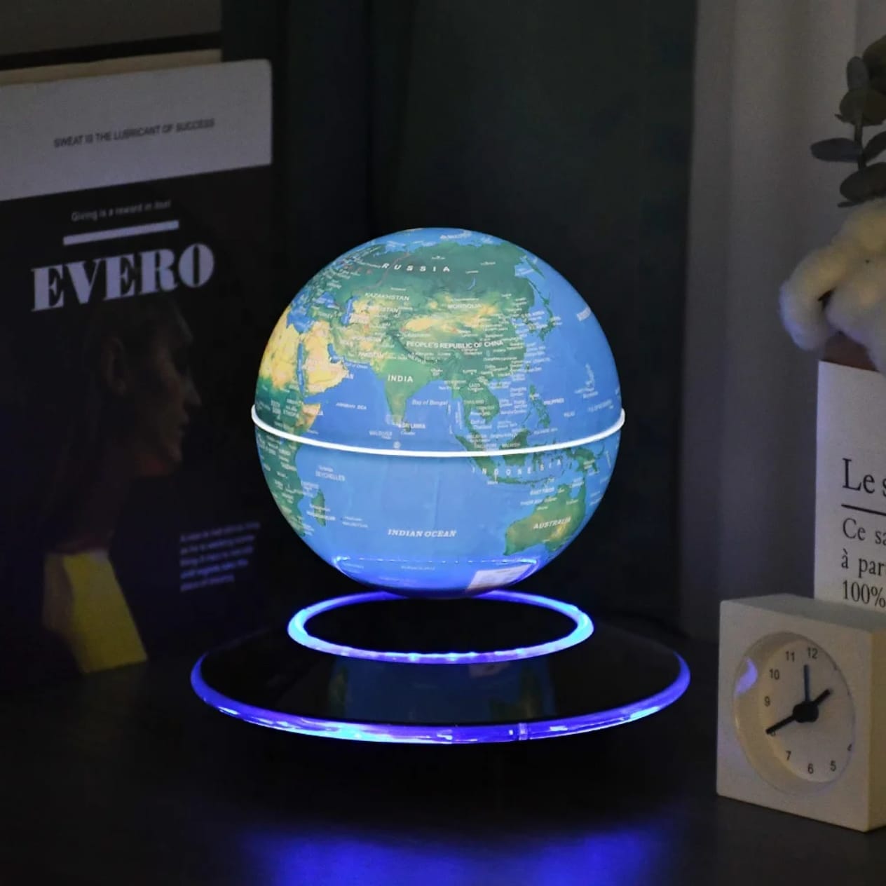 كرة أرضية مغناطيسية عائمة بإضاءة LED | Magnetic Levitating Globe