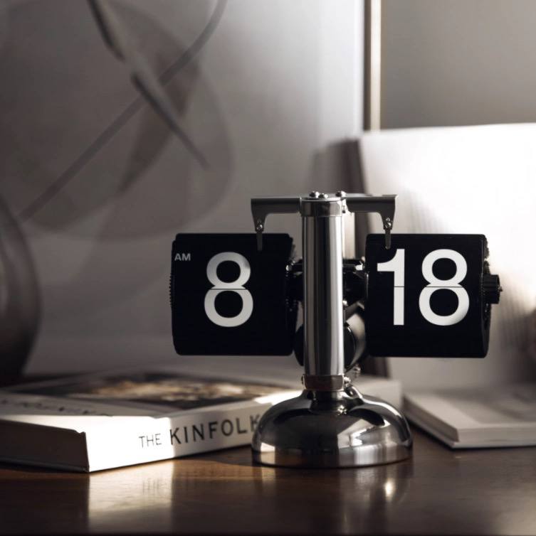 Retro Flip Clock – ساعة مكتب فليب ديزاين عصري