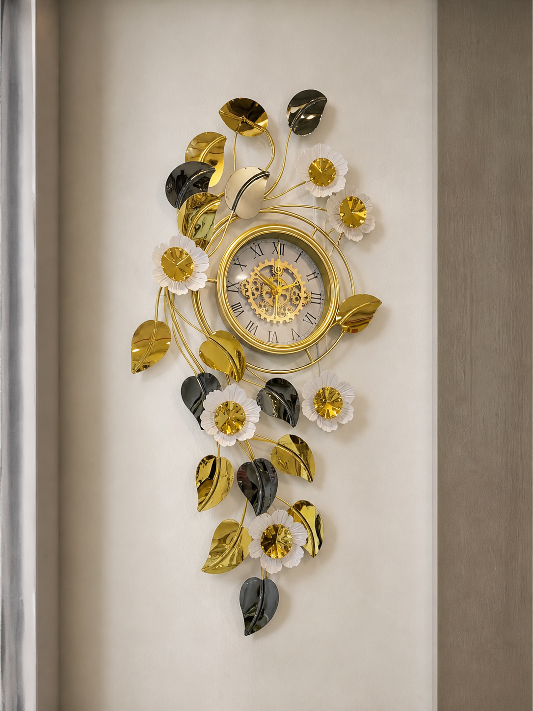 Floral Luxury Wall Clock – ساعة حائط مودرن بتصميم أوراق وزهور