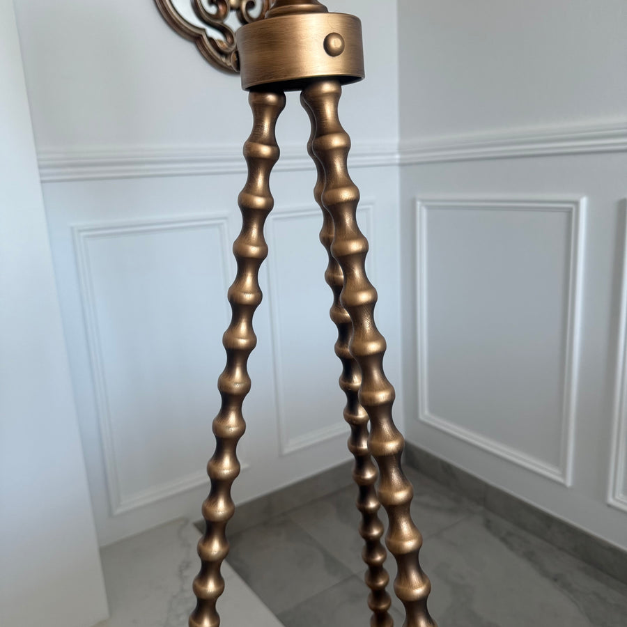 Classic Globe Tripod Clock – ساعة أرضية فاخرة ستاند